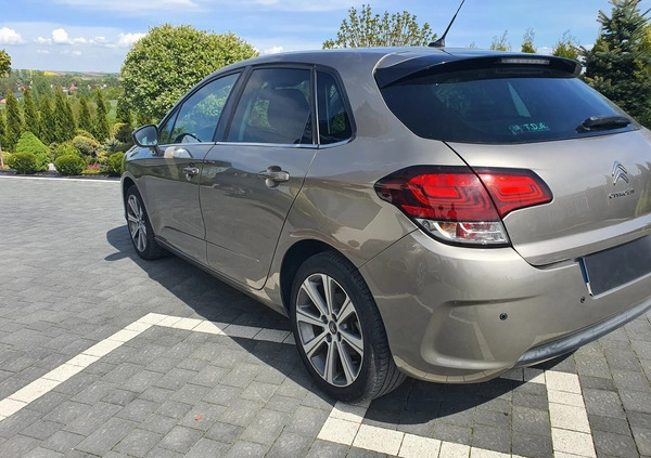 Citroen C4 cena 29900 przebieg: 104000, rok produkcji 2016 z Pyrzyce małe 121